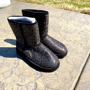 BRAND NEW! Tiger Print Sequin UGG boots ✨